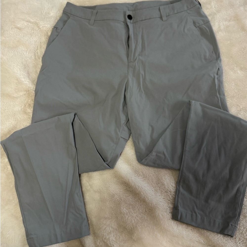 lululemon athletica Men's Slate lightweight golf pants.